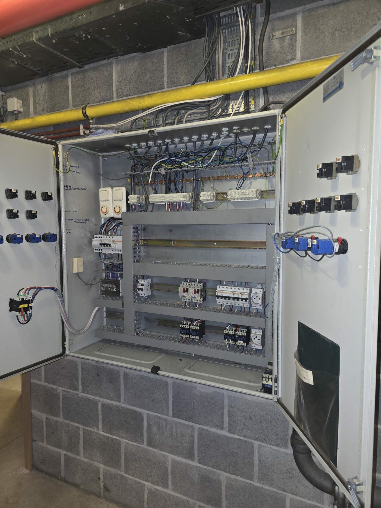 Armoire de distribution électrique