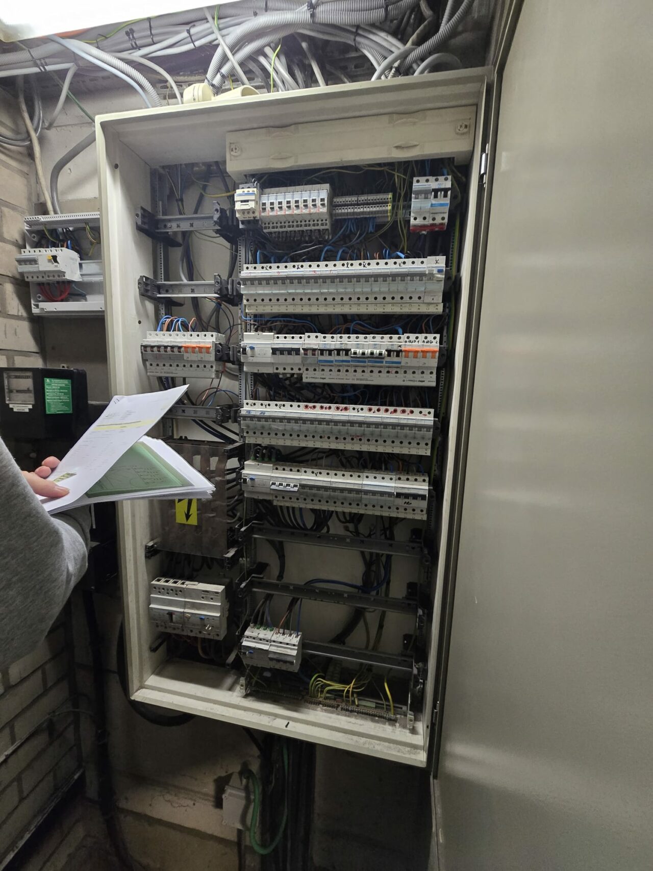 Armoire de distribution électrique